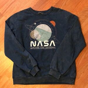 Fifth Sun large Nasa sweatshirt .